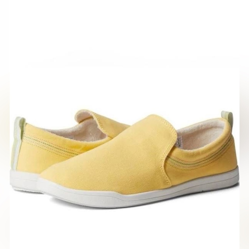 NWT VIONIC Sneakers Beach Marshall Canvas Slip On In Sun Yellow Nautical Preppy